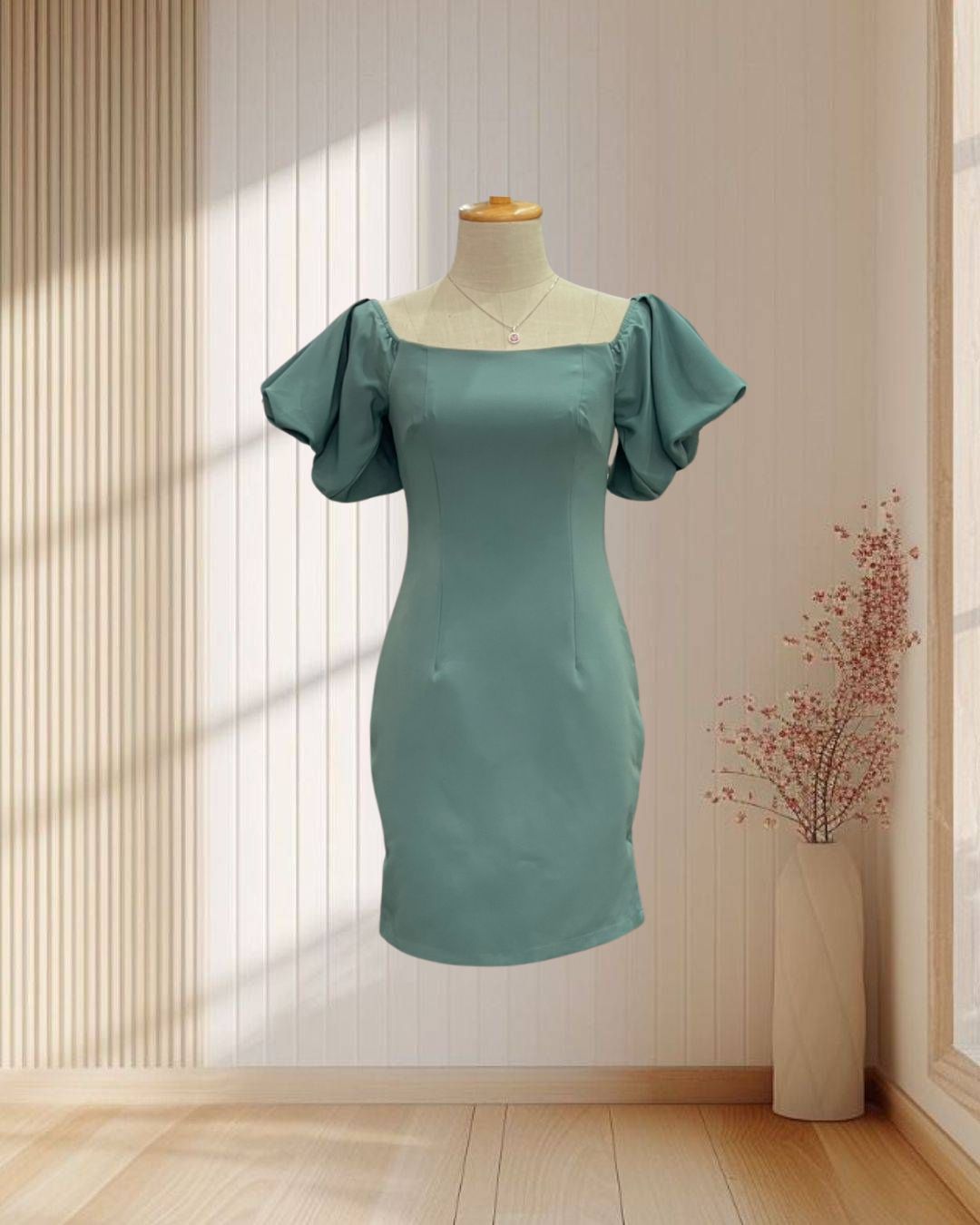 ราตรีสั้น สีเขียว แขนบอลลูน กระโปรงทรงสอบ ไซส์ S