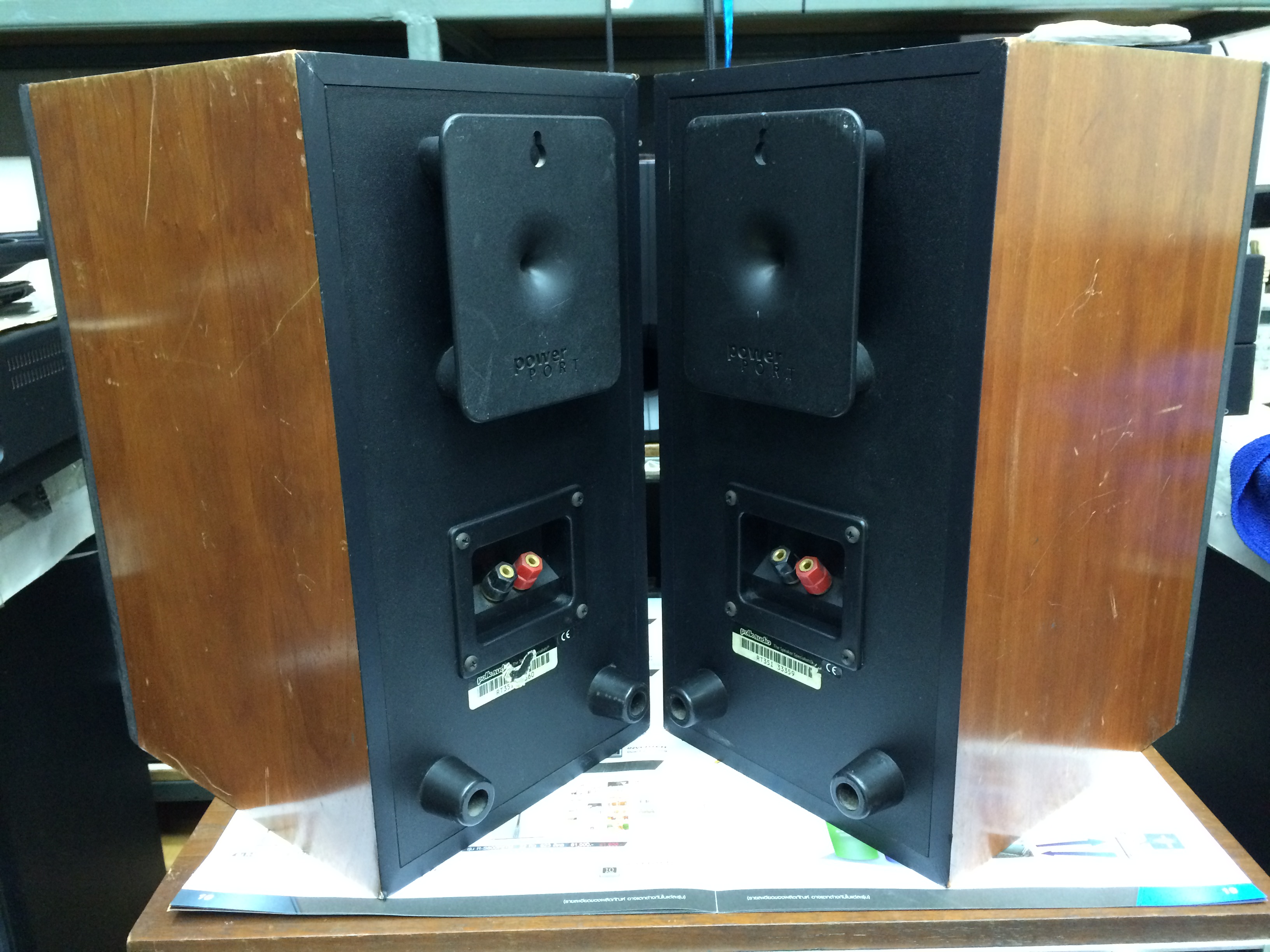 ลำโพงวางหิ้ง Polk Audio รุ่น RT35i