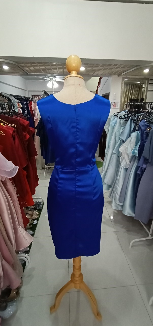 (PRE-LOVED) ราตรีสั้นสีน้ำเงินแขนกุดคอวีระบายเอว (L)