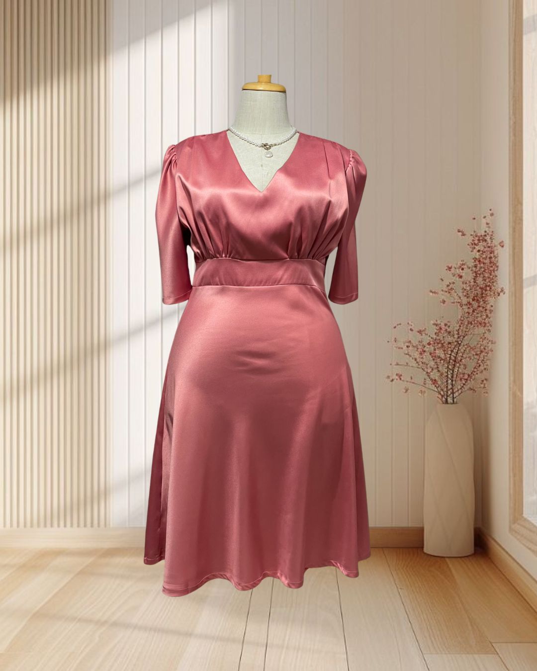 (PRE-LOVED) ราตรีสั้นสีชมพู มีแขนคอวี ผ้าเครป ไซส์ 2XL