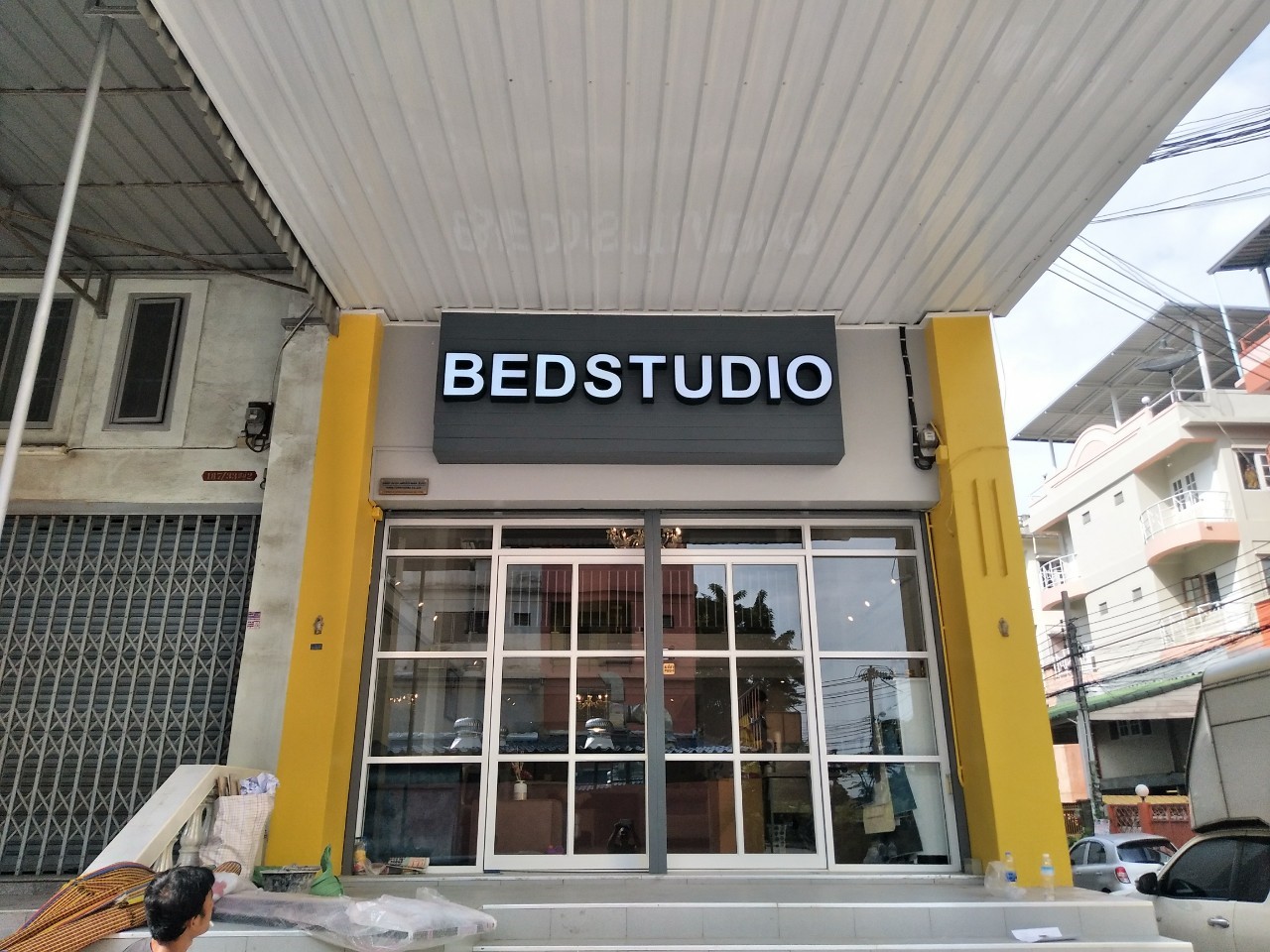 ป้ายตัวอักศรโลหะซิงค์ไดคัท ติดไฟ LED ออกหน้า - BEDSTUDIO ติดตั้งป้ายบางมด เขตทุ่งครุ