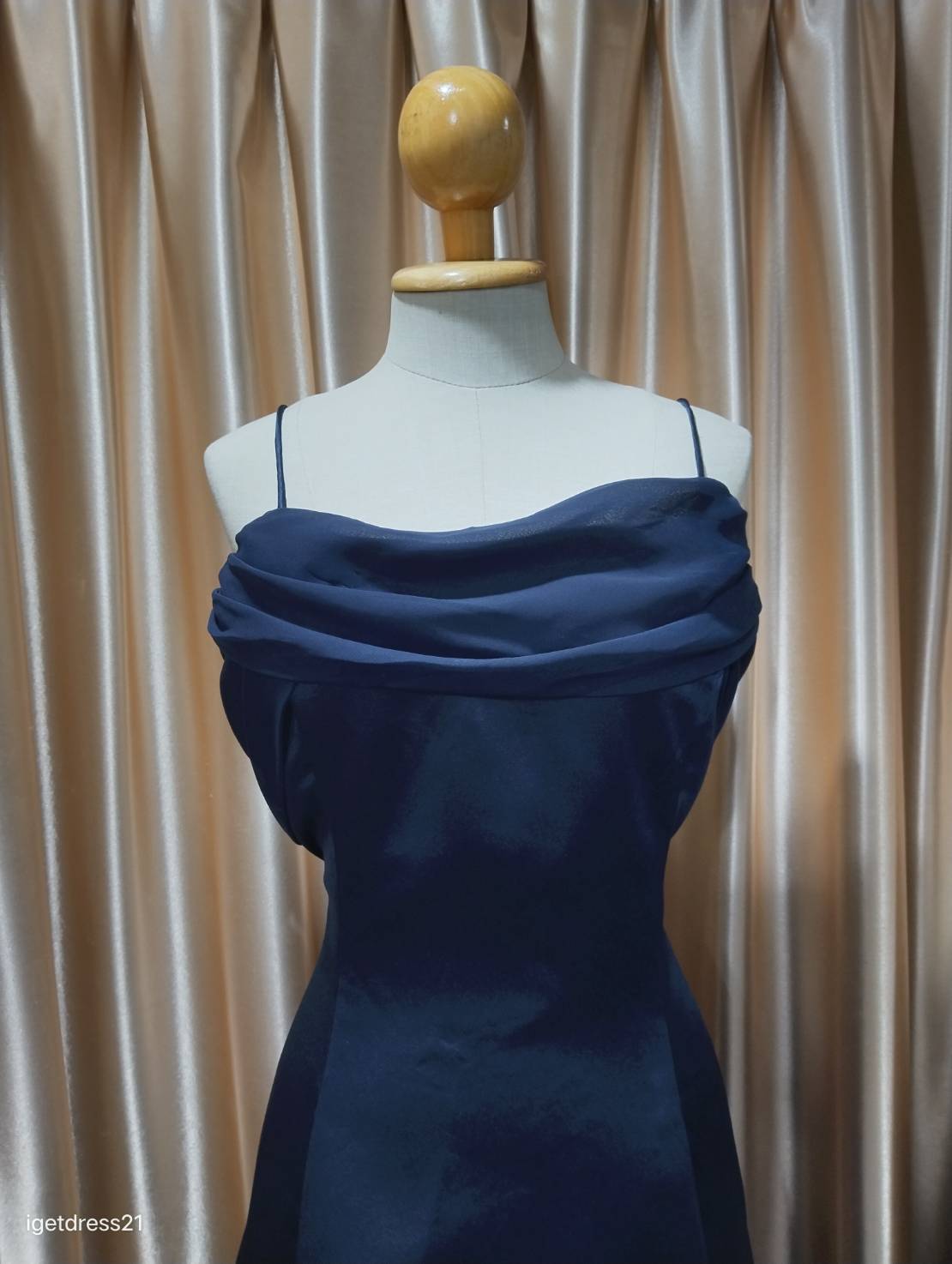 (PRE-LOVED) ชุดราตรียาวสายเดี่ยว สีกรม ไซส์ XL