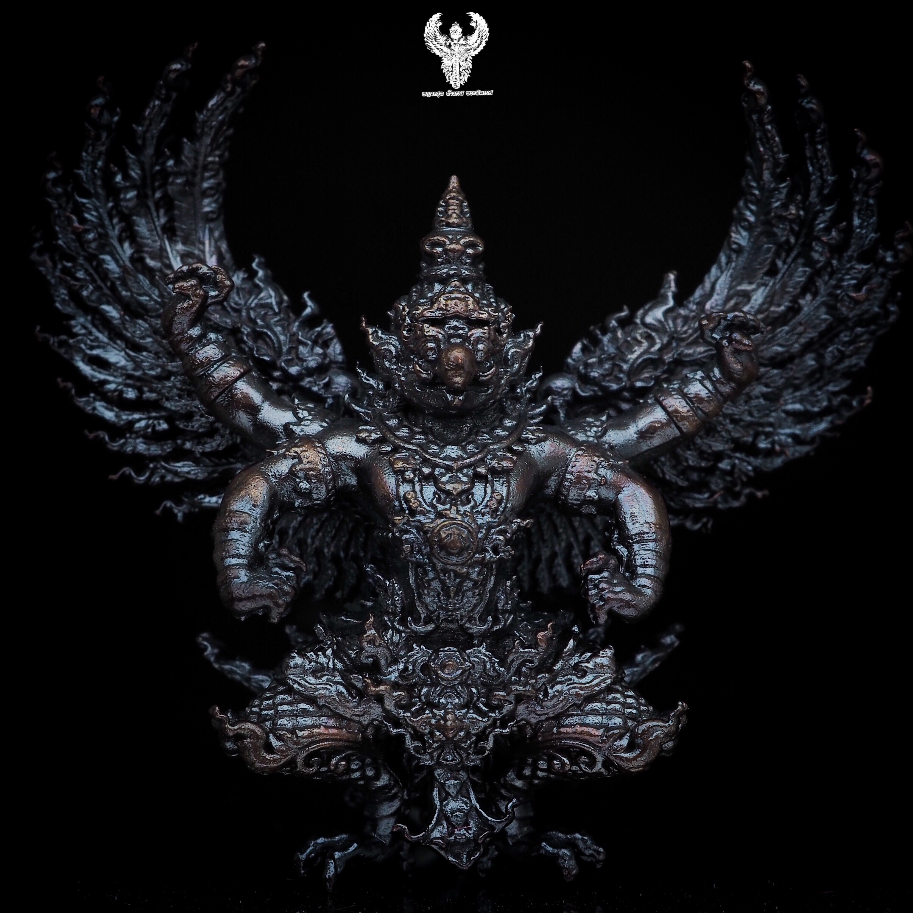 พญาครุฑ รุ่น.ดวงตรามหาเดช เนื้อชนวนเหล็กไหลยิงทราย องค์นี้หมายเลข6