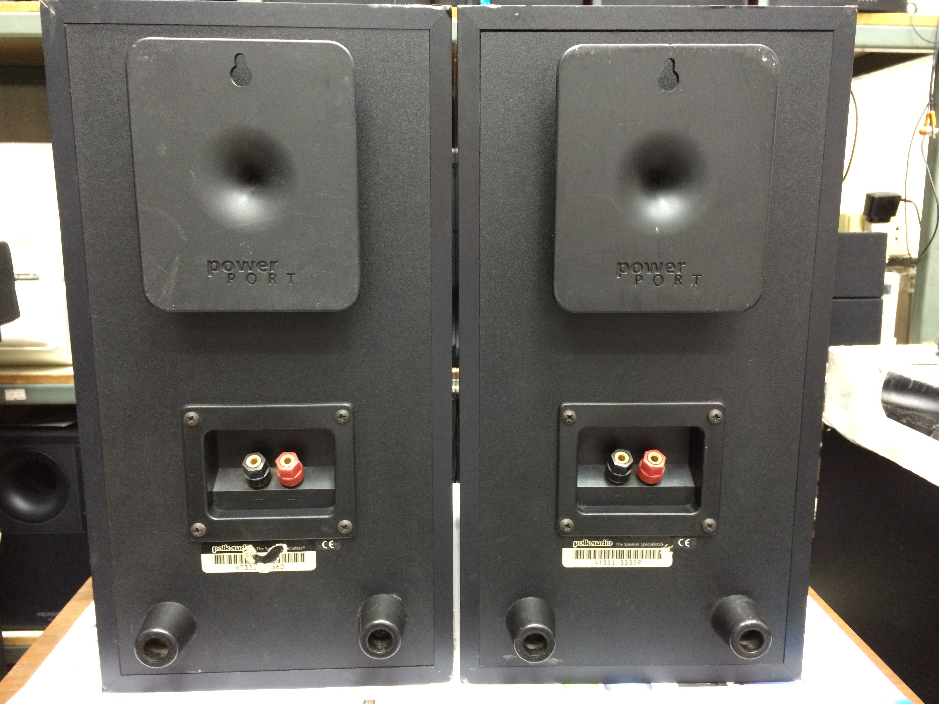 ลำโพงวางหิ้ง Polk Audio รุ่น RT35i