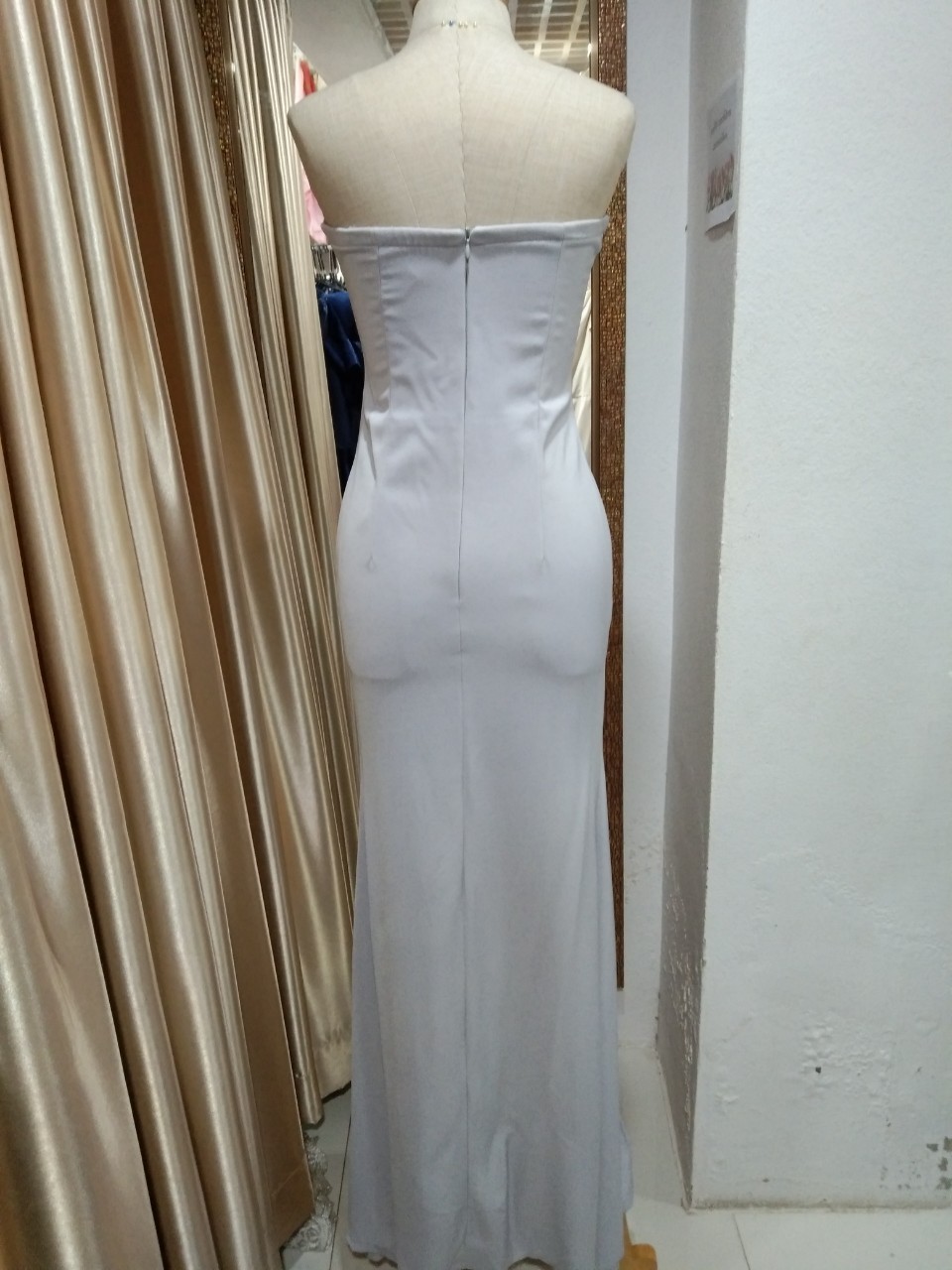 (PRE-LOVED) ราตรียาวสีเทาเกาะอก (S) มือ2