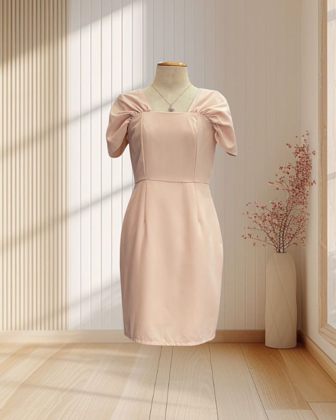 (PRE-LOVED) ราตรีสั้นสีครีม สายเดี่ยวใหญ่ ไซส์ M