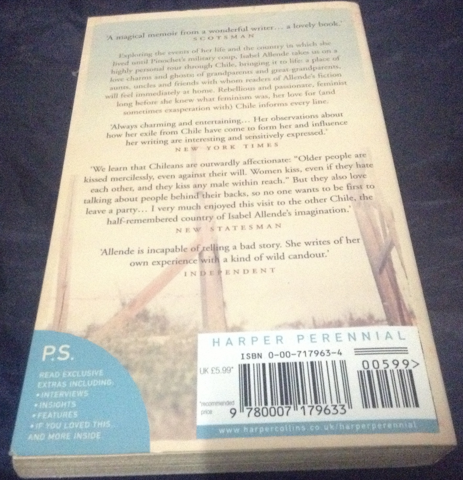 My Invented Country: A Memoir by Isabel Allende ราคา 120