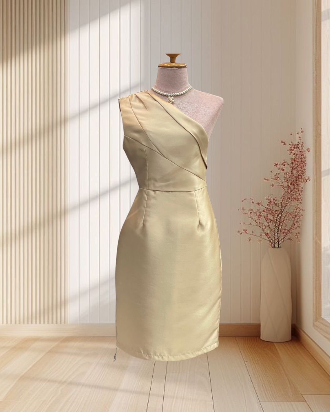 (PRE-LOVED) ชุดราตรีสั้นสีทองบ่าเดี่ยว+เข็มขัด (S)