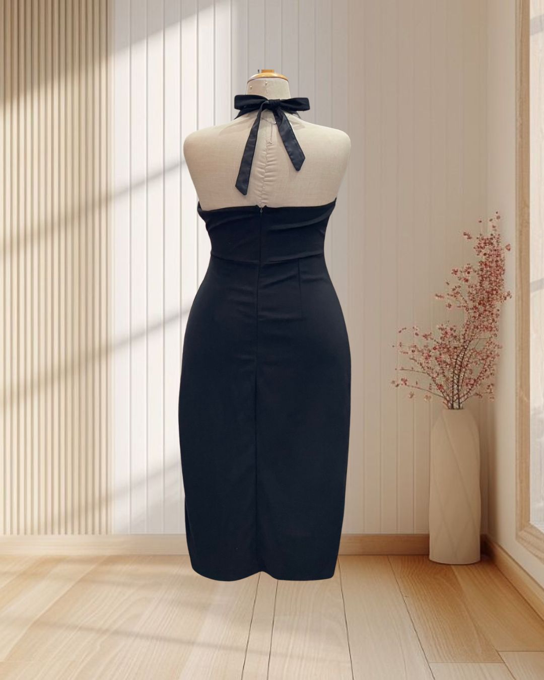 เดรสสั้นสีดำ สายเดี่ยวคล้องคอผูกโบว์ด้านหลัง ขยุ้มเอว ไซส์ 2XL