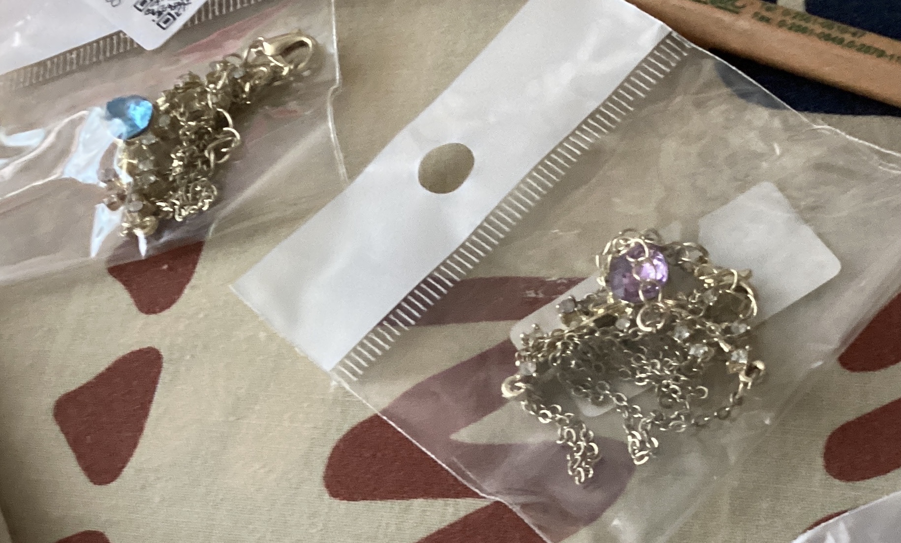 (ของแถม) สร้อยคอสุ่มลาย