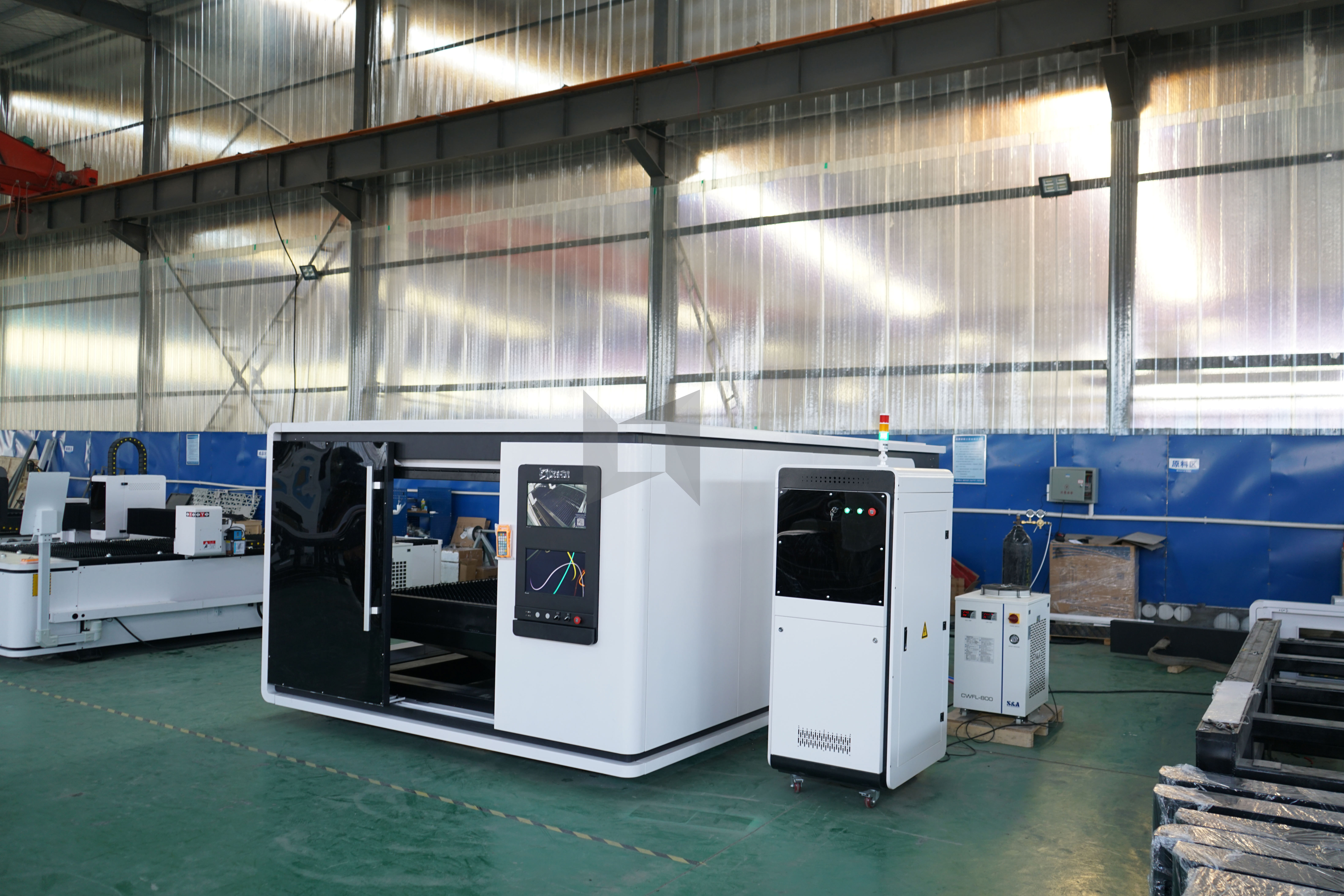 เครื่องตัดเลเซอร์ไฟเบอร์ออฟติกส์ซีเอ็นซีกำลังสูง 4000W HPFL 1530 4000W Fiber Optic CNC Laser cutting