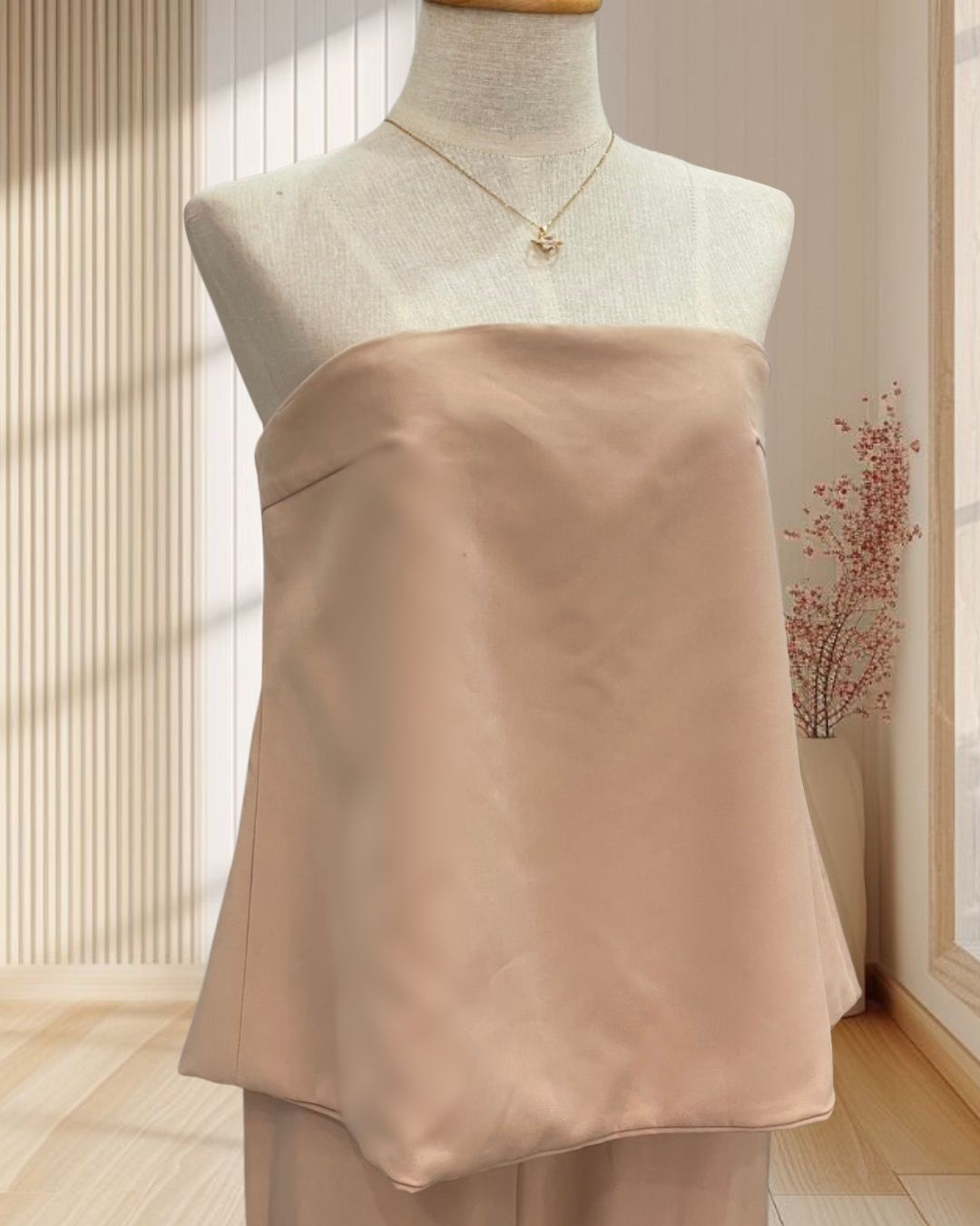 จั๊มพ์สูทสีครีม เกาะอก กางเกงขาบาน ไซส์ M