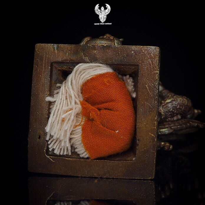 ท้าวเวสสุวรรณ รุ่น พินัยกรรมเศรษฐี ขนาดตั้งหน้ารถ หลวงปู่สอ ขันติโก วัด โพธิ์ศรี. จ. นครพนม