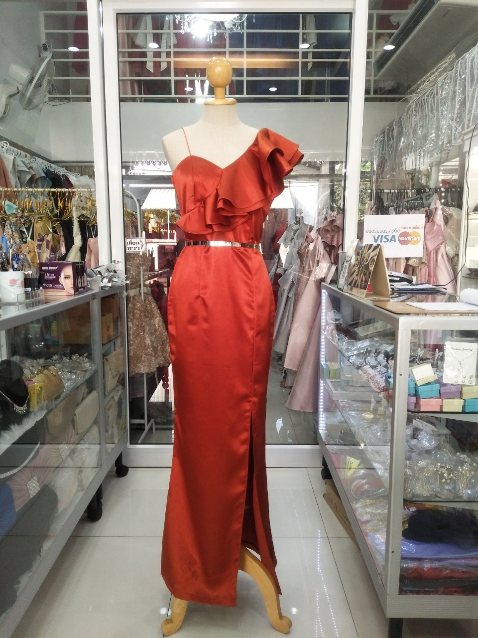 ราตรียาวสีส้มอิฐระบายไหล่สายเดี่ยว (L) มือ2