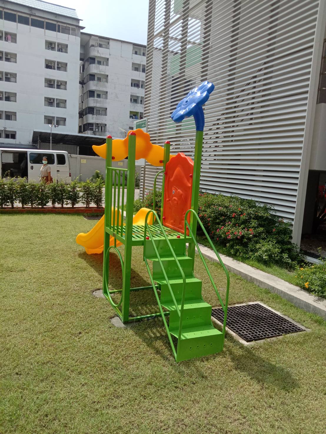 เครื่องเล่นสนาม ชุด ฟลาวเวอร์แอนด์สไลด์