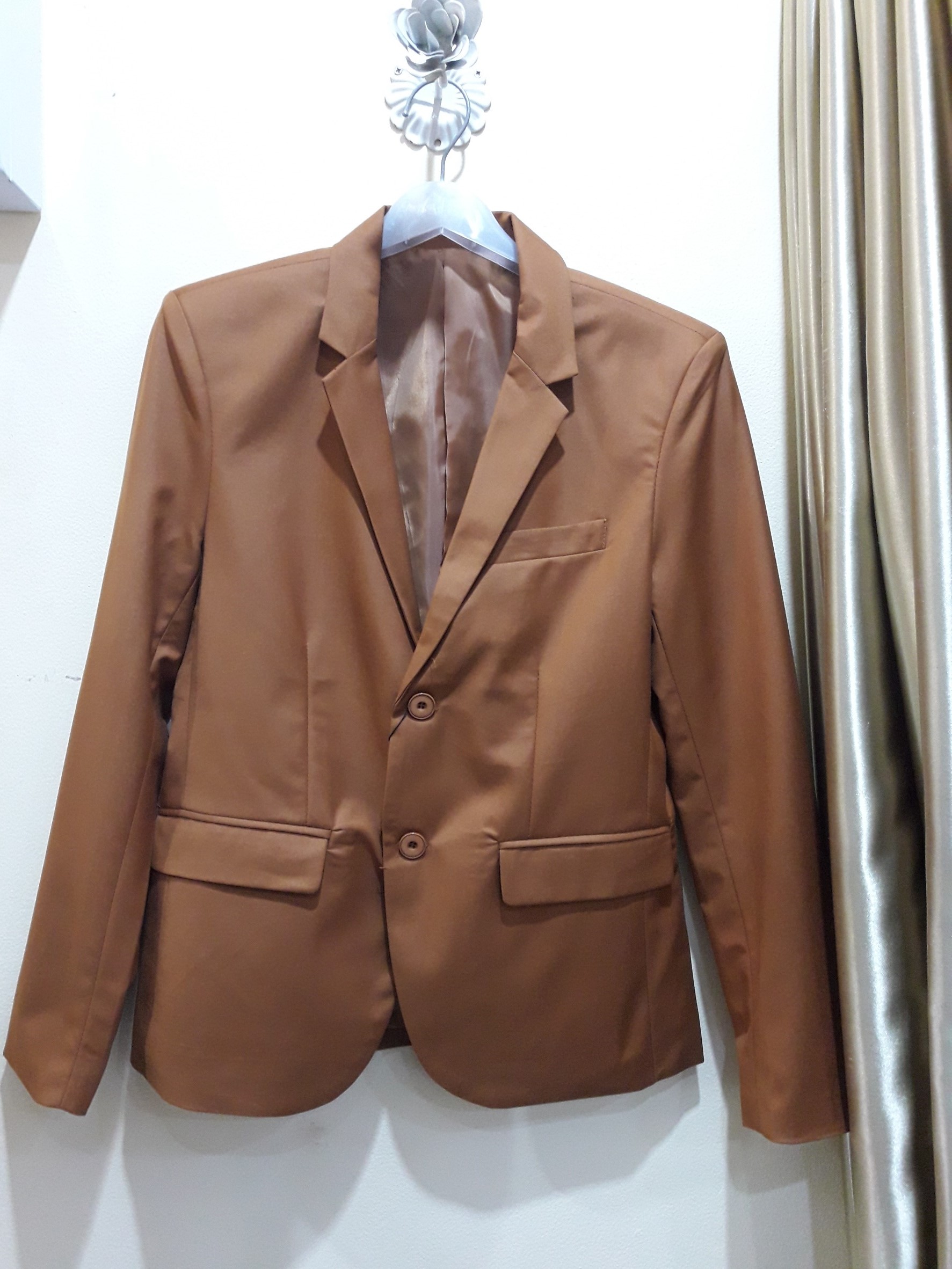 สูทสีน้ำตาล (M)
