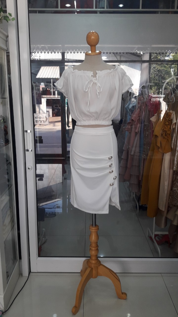 เซตเสื้อขาวกระโปรงขาว(M)
