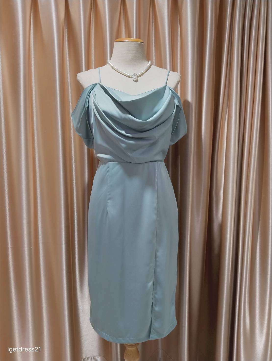 ราตรีสั้นสีเขียว สายเดี่ยวปิดแขน (XL)