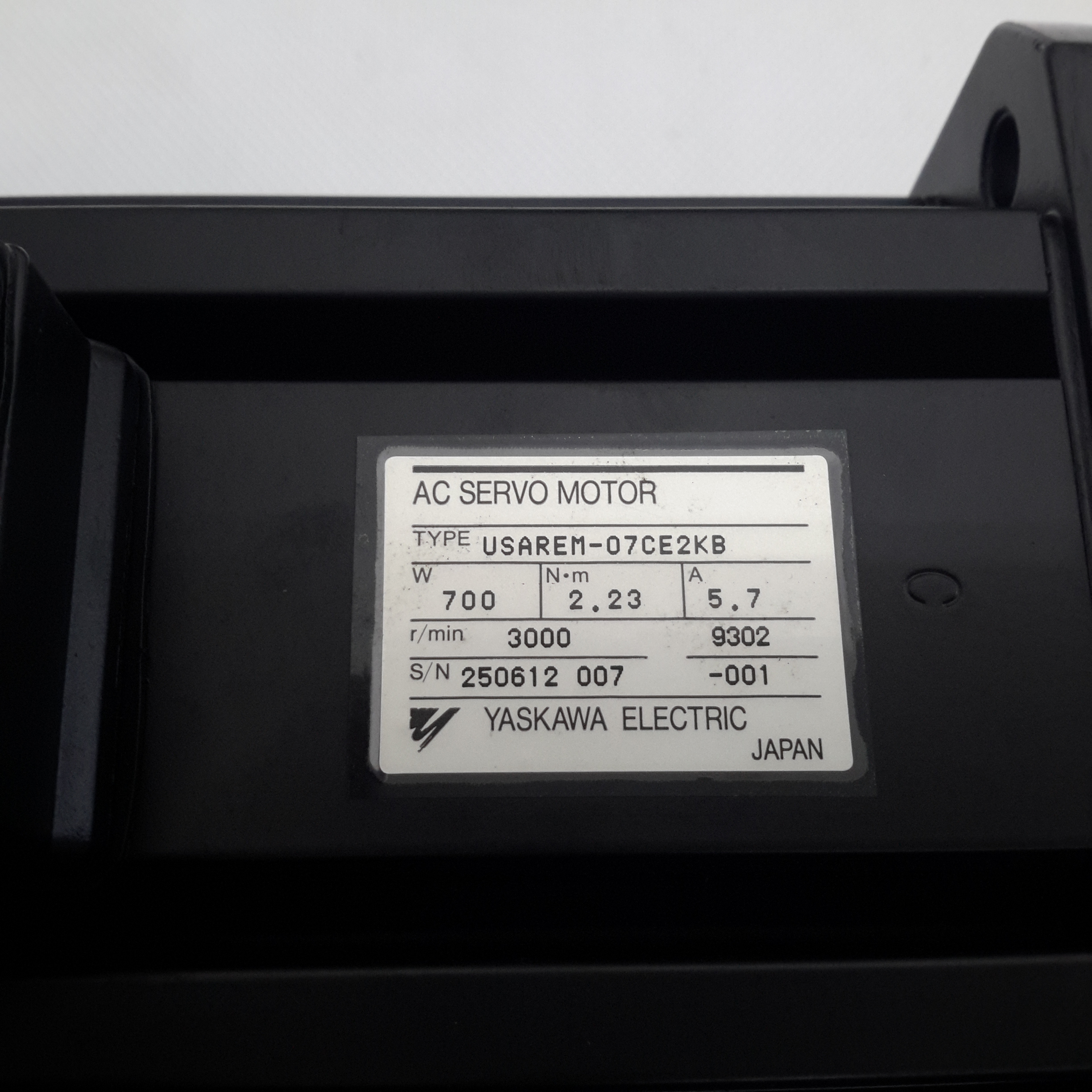 Servo Motor Yaskawa รุ่น USAREM-07CE2KB, 700W (2.23 N ํm) (สินค้าใหม่)