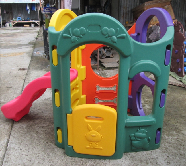 ปีนป่ายกระดานลื่น