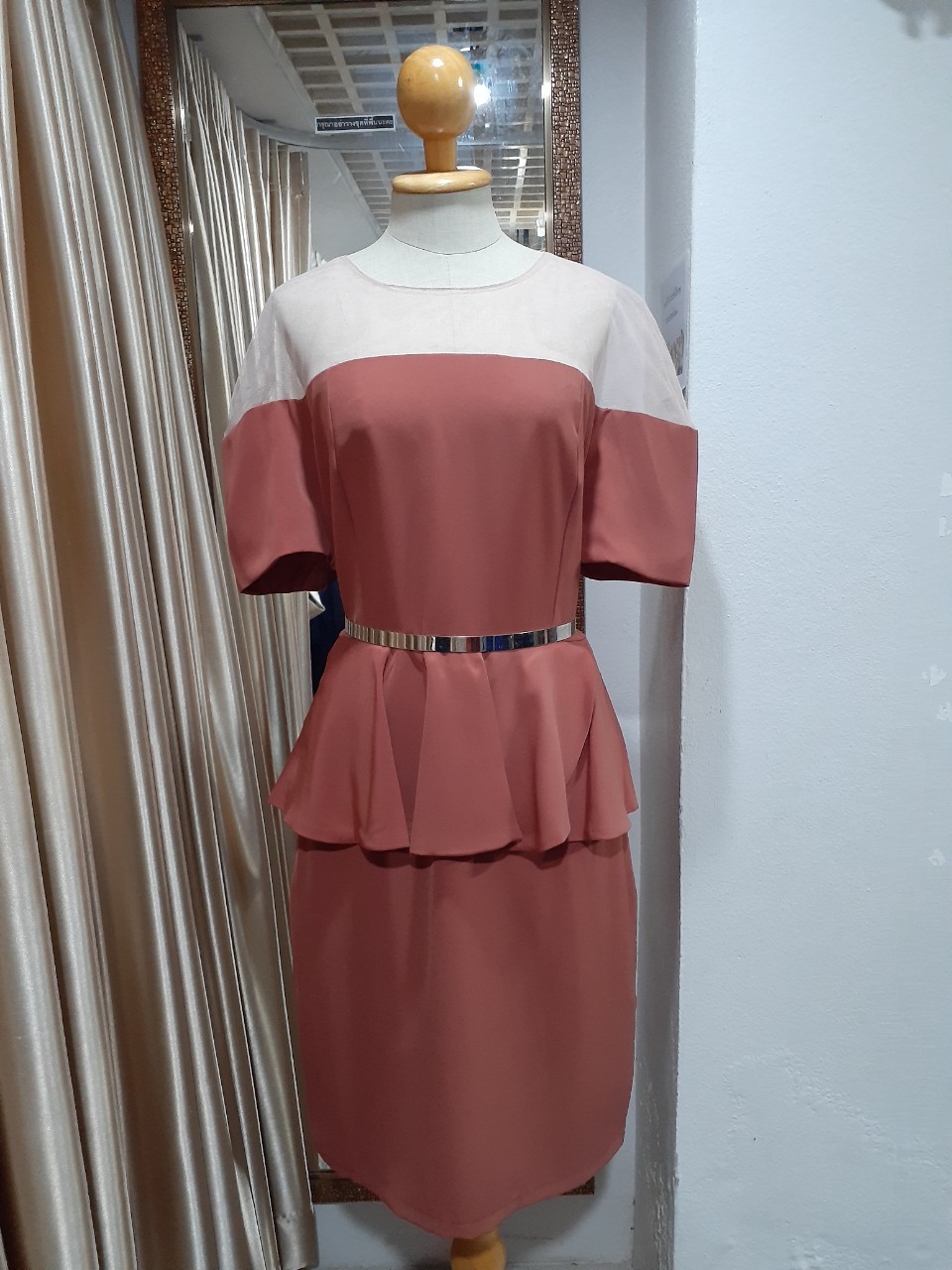ราตรีสั้นสีชมพูกะปิมีแขน (2XL) มือ2