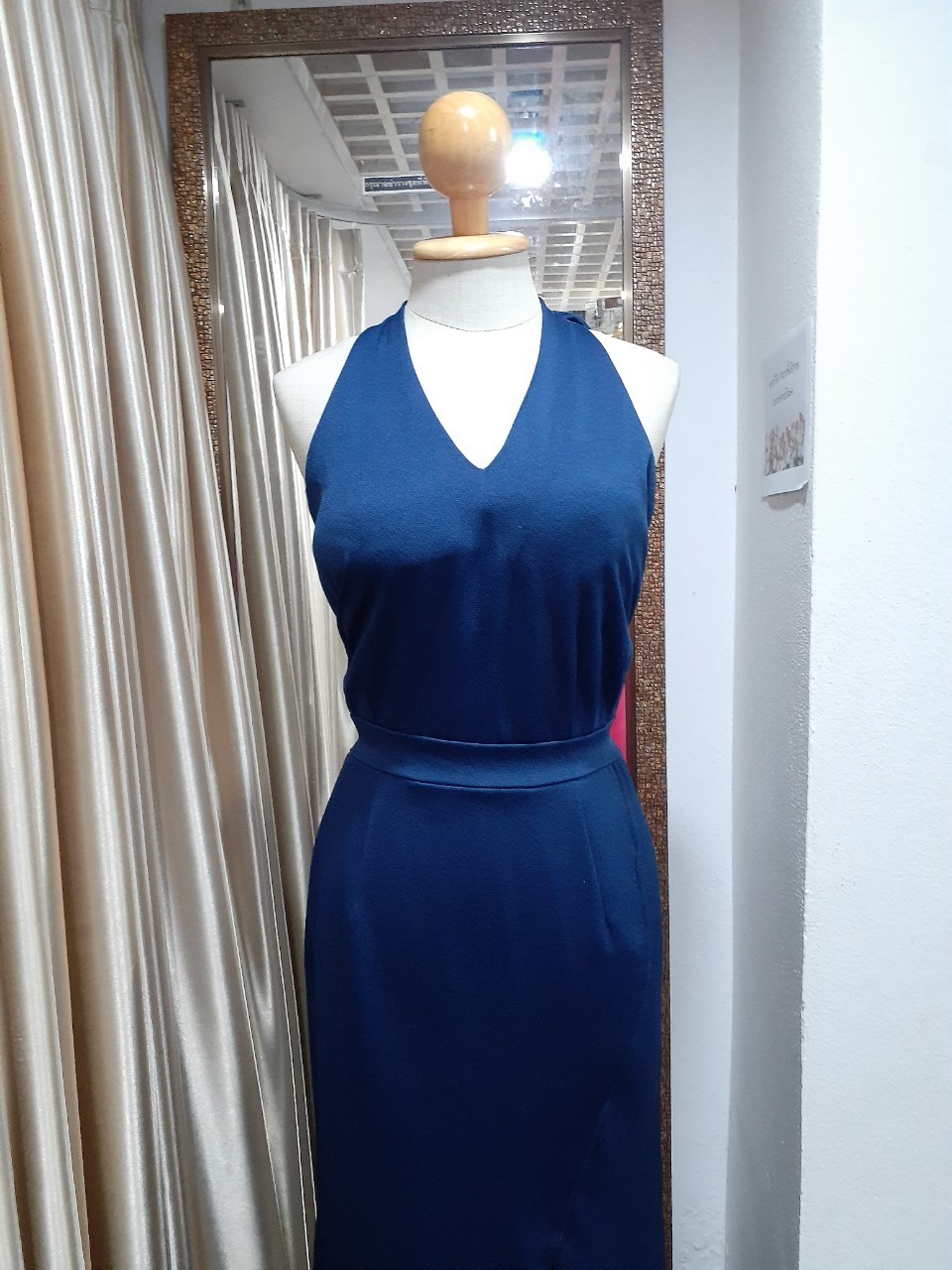 (PRE-LOVED) ชุดราตรียาวสีกรมผูกคอ (S)