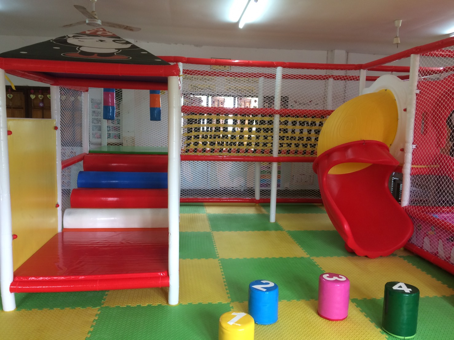 บ่อบอลเสริมทักษะ ห้องบอลอุโมงค์หมี