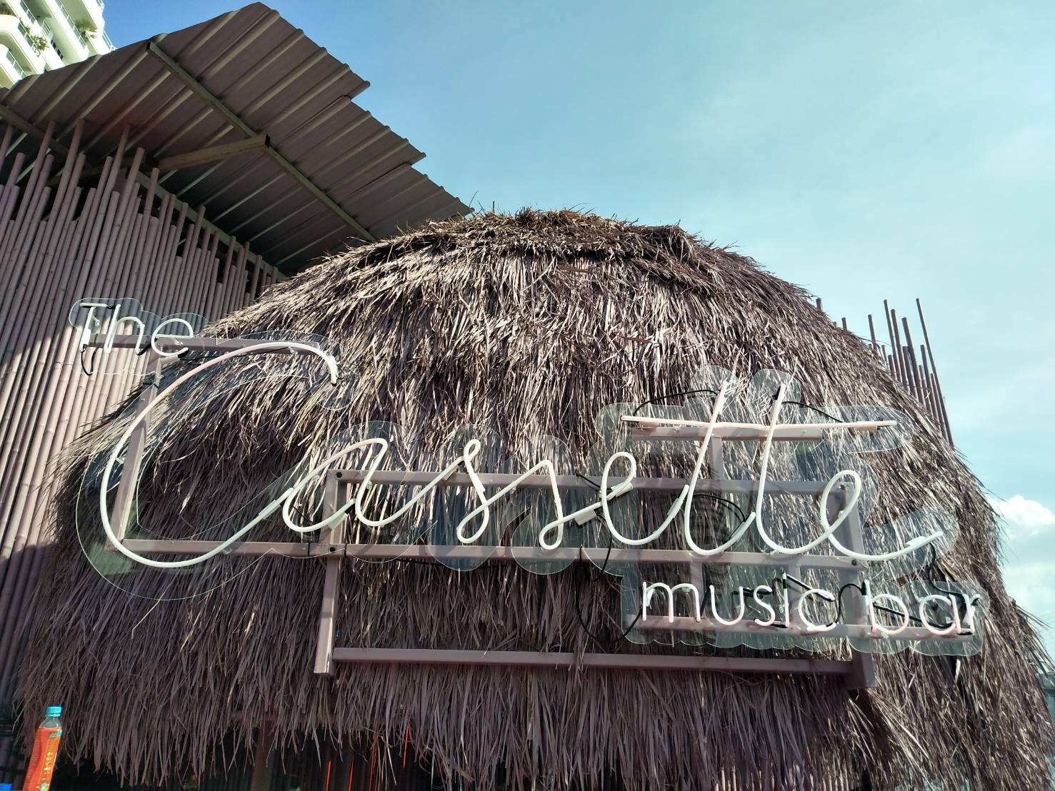ป้ายไฟนีออน Flex - The Cassette music bar ติดตั้งป้าย Canapaya Riverfront พระราม 3