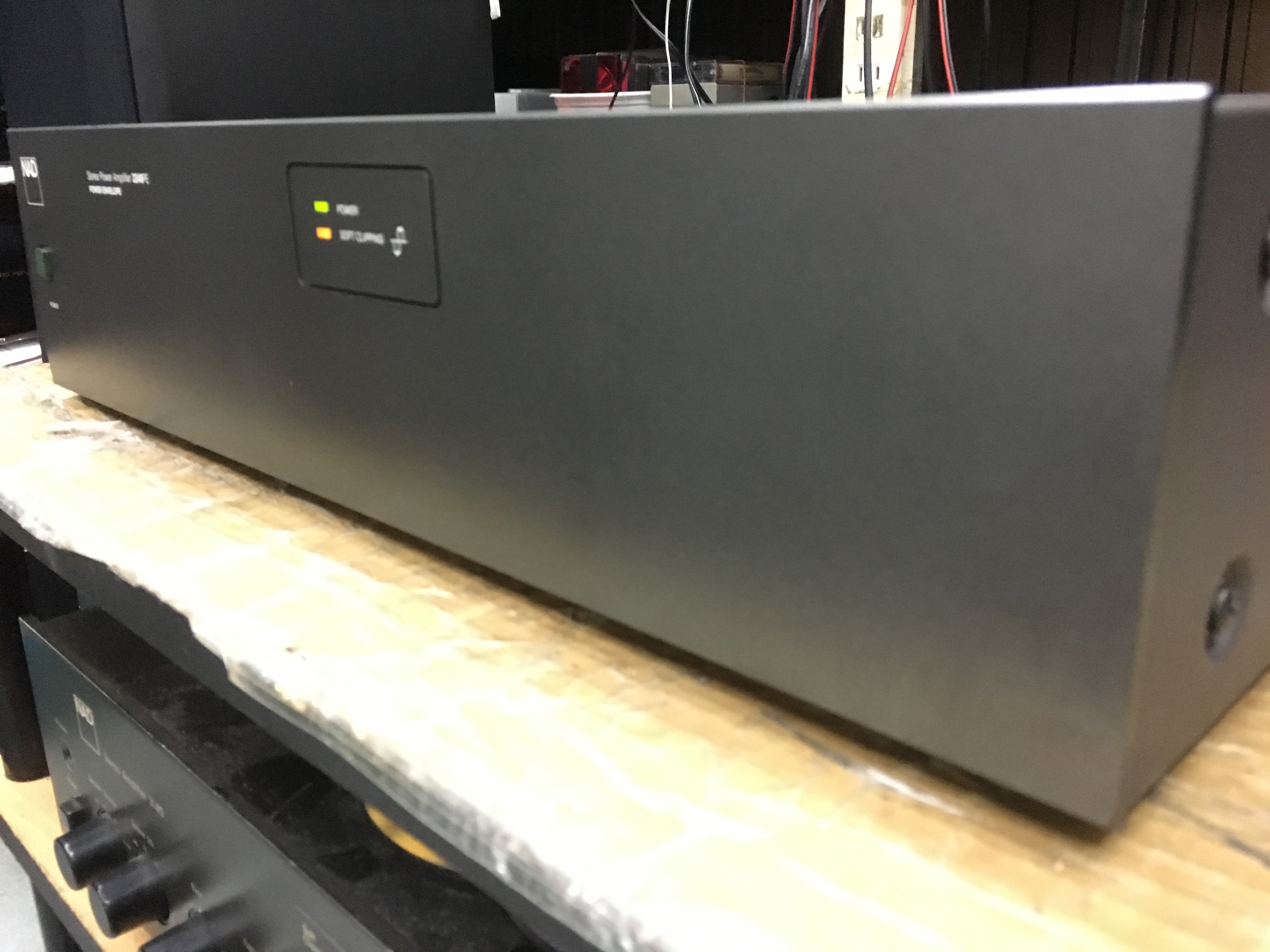 NAD 2240PE Stereo Power Amplifier