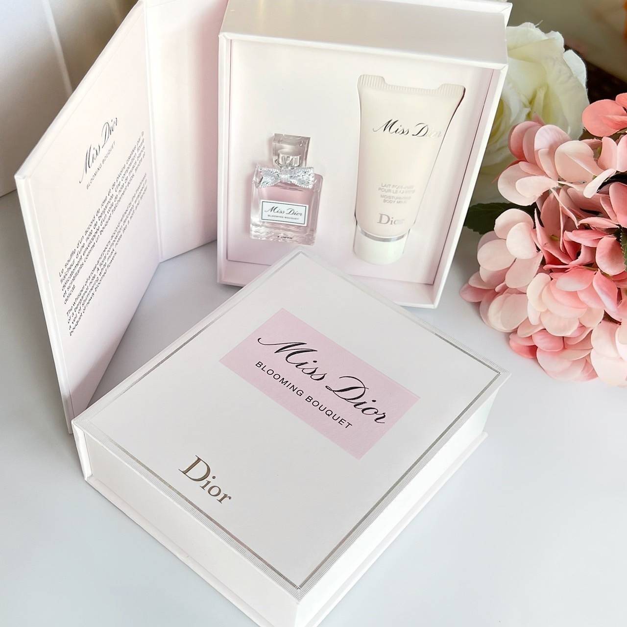 น้ำหอมมินิ ดิออร์ Dior Miss Dior Blooming Bouquet รุ่นโบว์ผ้า 5ml + Body Milk 20ml