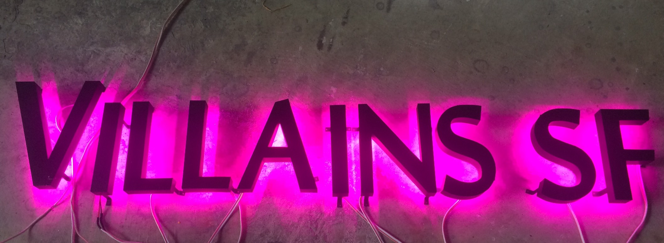 ป้ายไฟอ่างทอง ป้ายอักษรโลหะ ติดไฟออกหลัง #VILLAINS SF