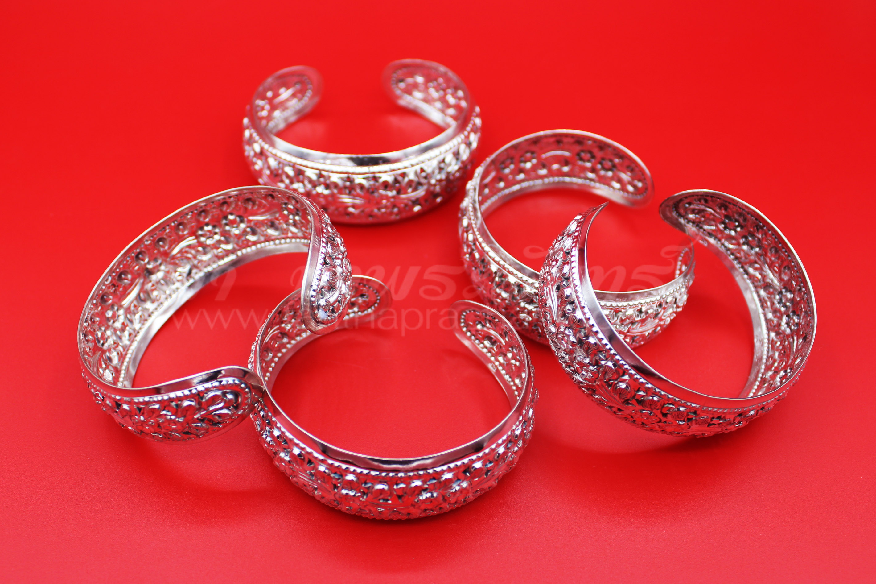 กำไลข้อมือเงินแท้ 92.5% ลายฉลุ