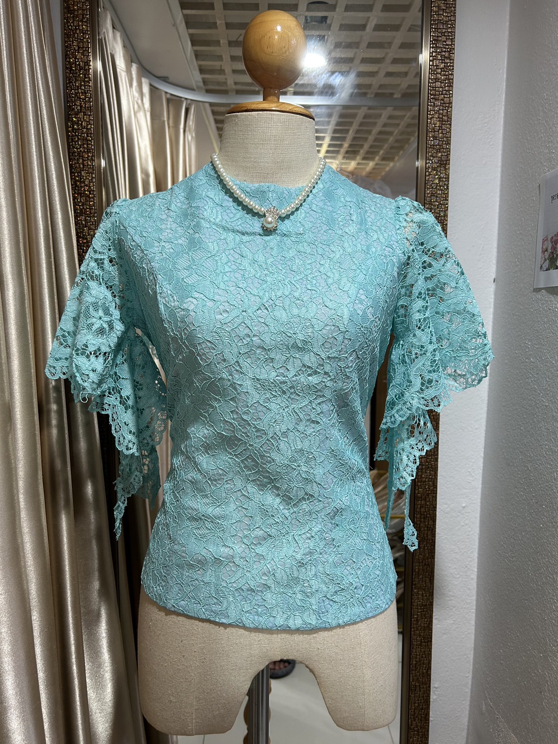 เสื้อลูกไม้สีฟ้า 34
