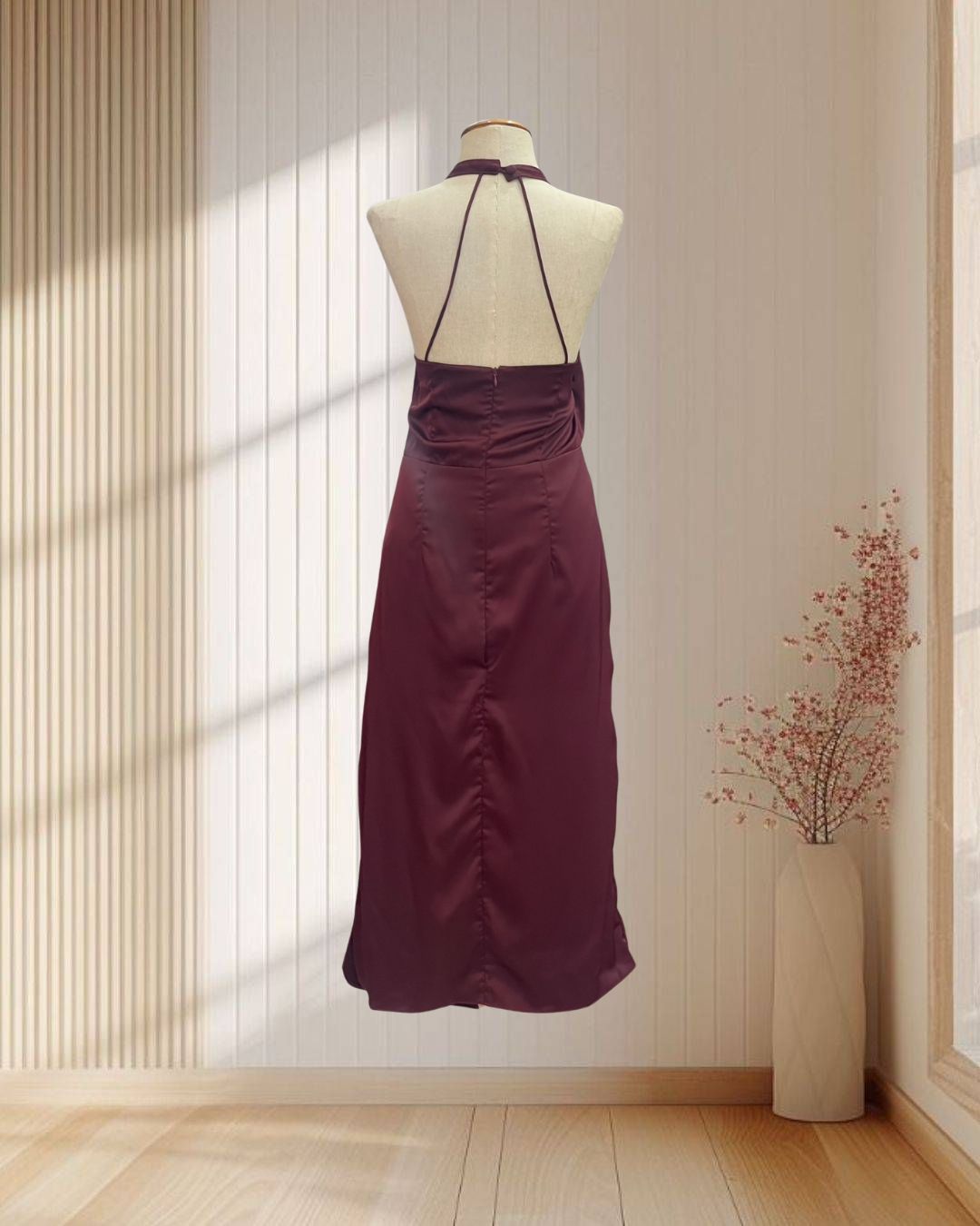 (PRE-LOVED) ราตรีสีแดง กระโปรงสามส่วน คอปีน สายเดี่ยวโชว์หลัง ไซส์ XL