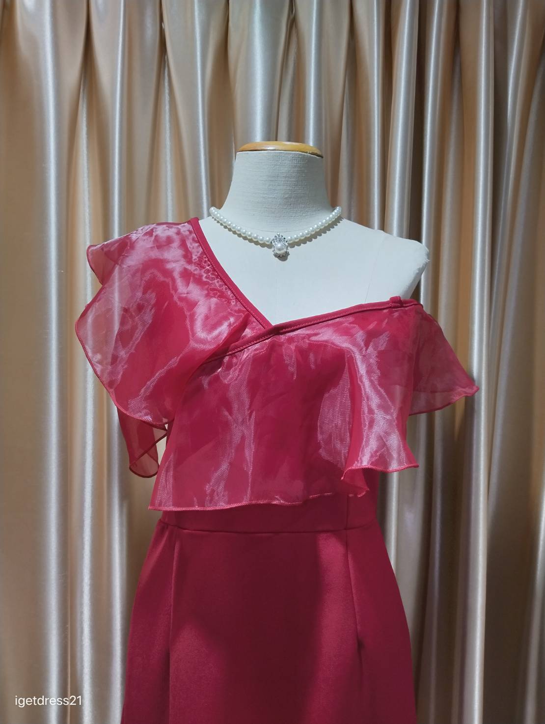 (PRE-LOVED) ราตรีสั้นสีแดงอกระบาย (อก36 เอว30 สะโพก38) มือ2