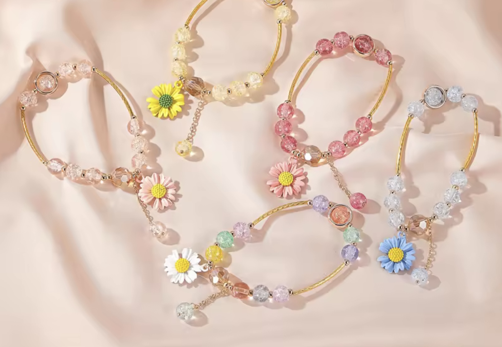 สร้อยข้อมือ จี้ดอกไม้ 4เส้น ราคา 30