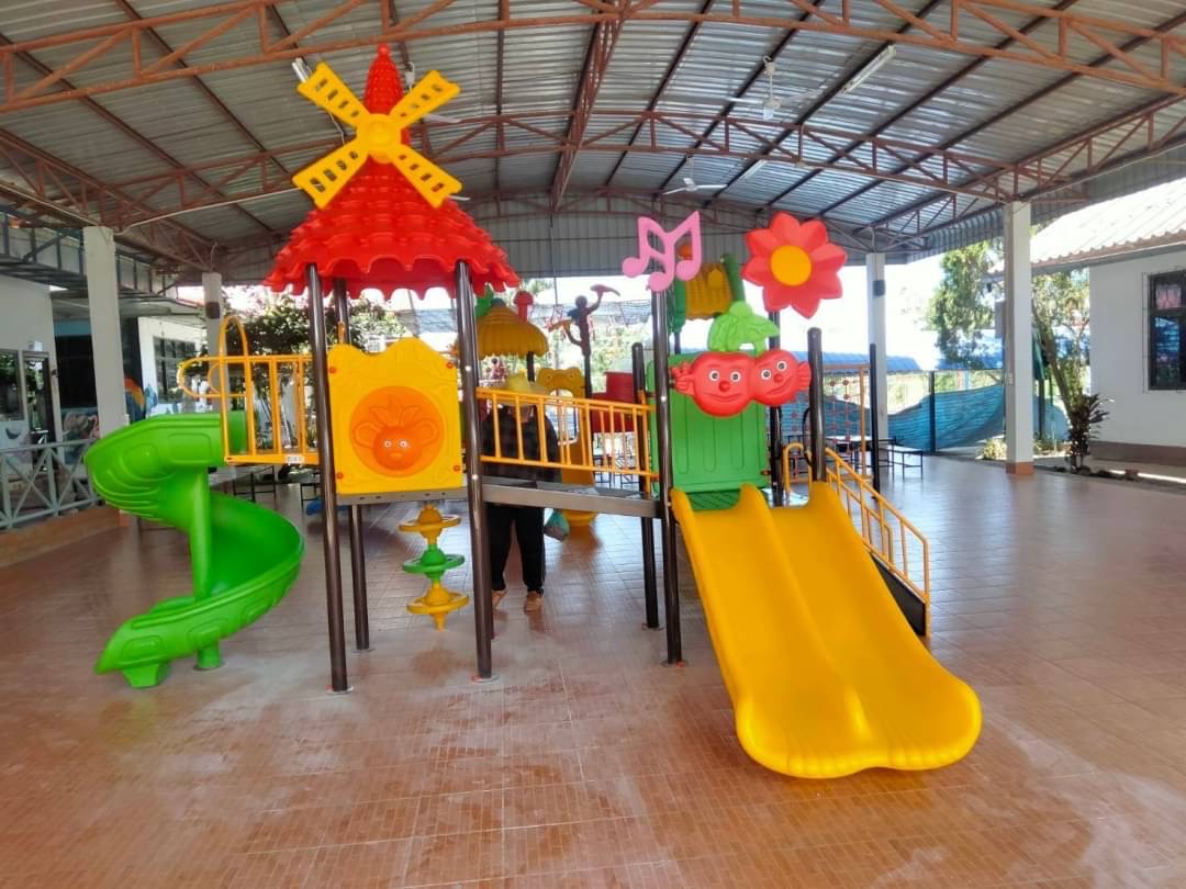 เครื่องเล่นสนาม ชุด กังหันสองสไลด์หรรษาและสนุกมาก