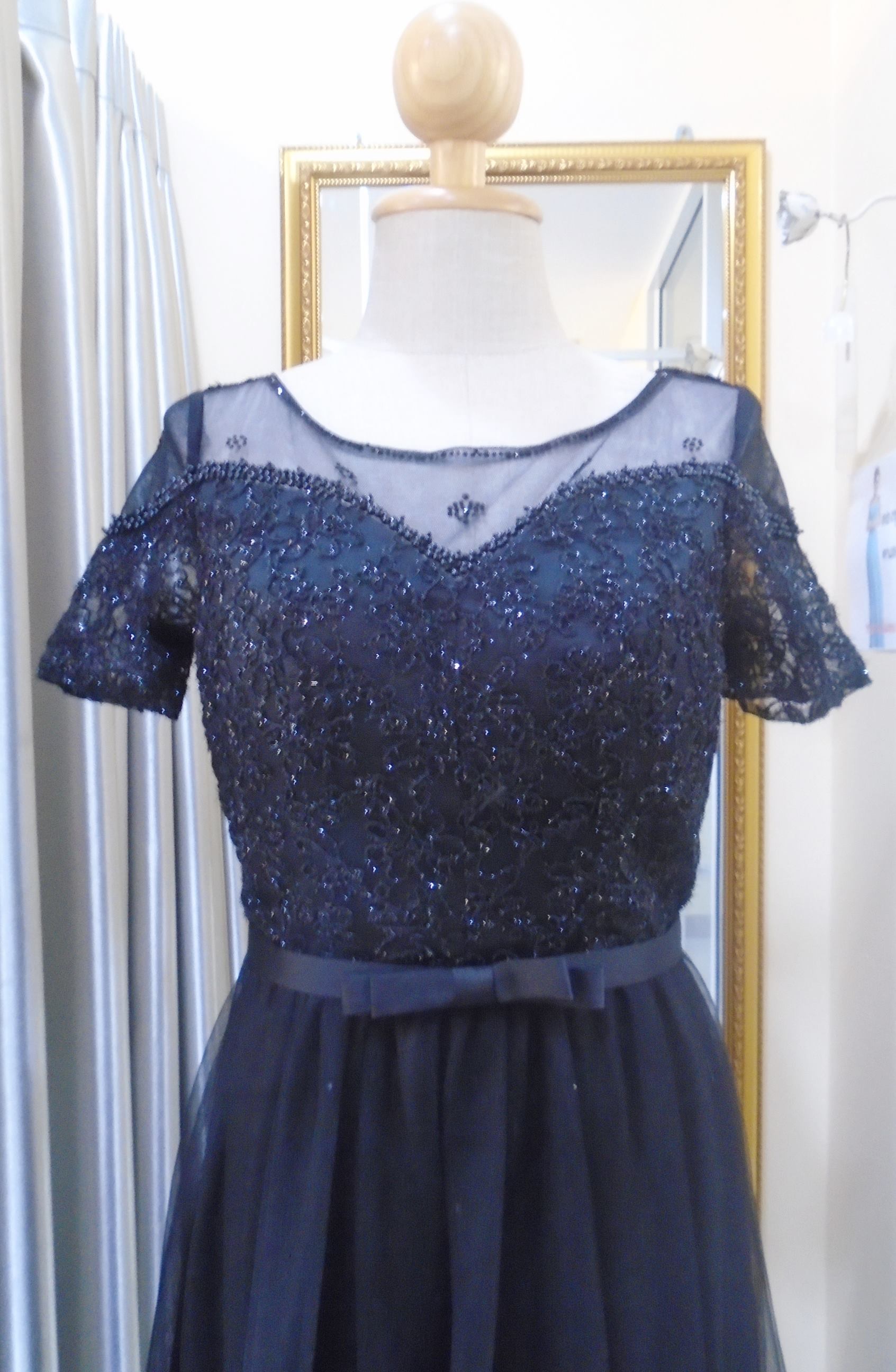 (PRE-LOVED) ราตรียาวสีดำมีแขนอกซีทรูกระโปรงมุ้ง(ฟรีไซส์) มือ2