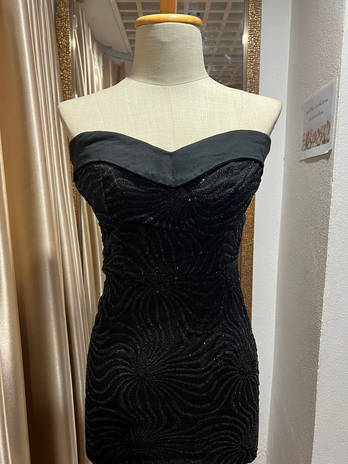 (PRE-LOVED) ราตรีสั้นเกาะอกกลิตเตอร์ S มือ2