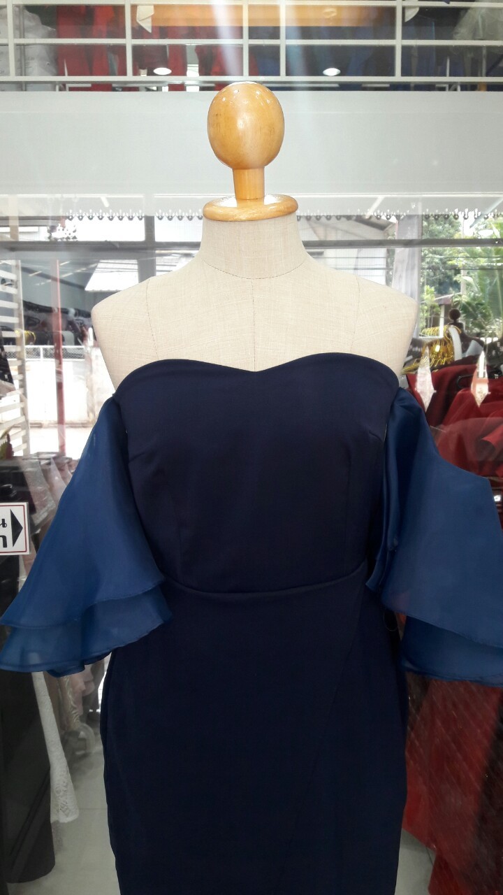 (PRE-LOVED) ยาวกรมเกาะอกผ้าแก้ว (S)