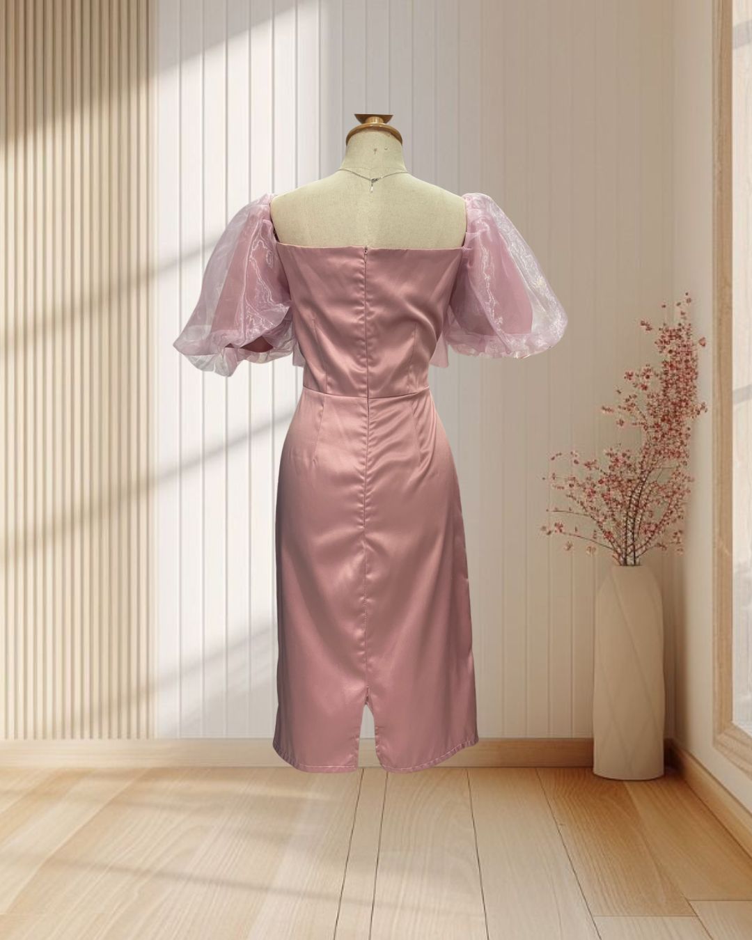 (PRE-LOVED) ราตรีสั้นสีชมพู แต่งผ้าแก้วโบว์อกและแขน ไซส์ L