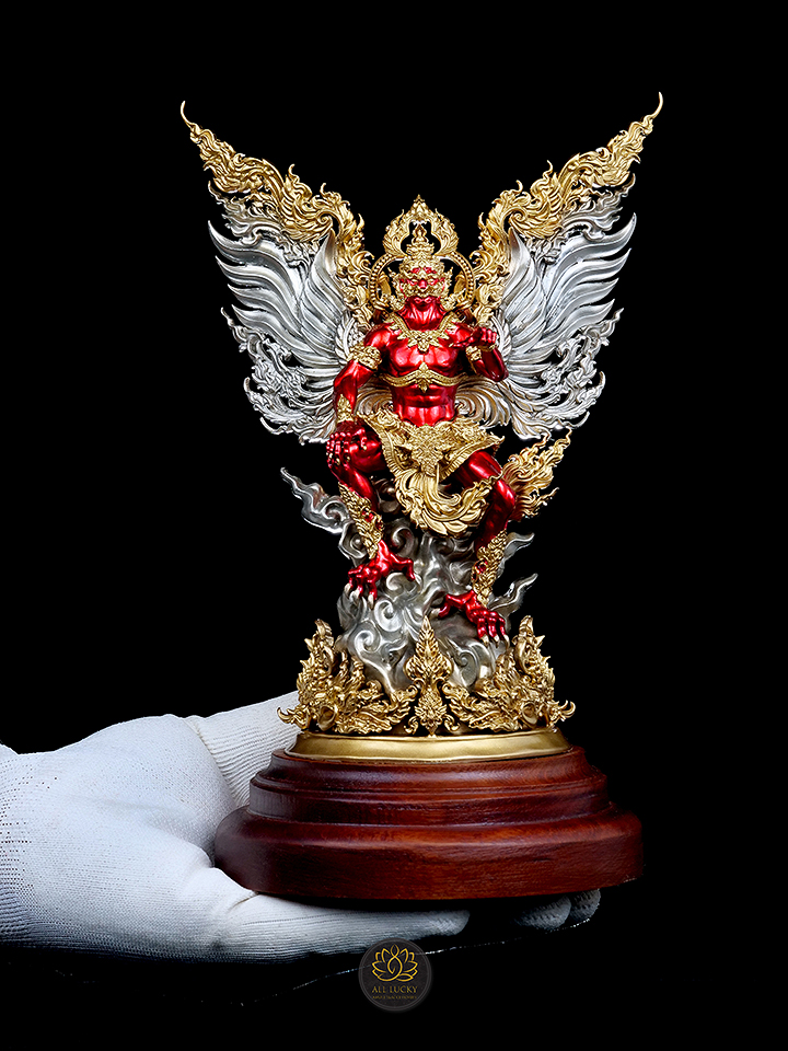 ครุฑธาเดชะ กายแดงปีกไวท์บอรนซ์. สูง 9.5 นิ้ว รวมฐาน