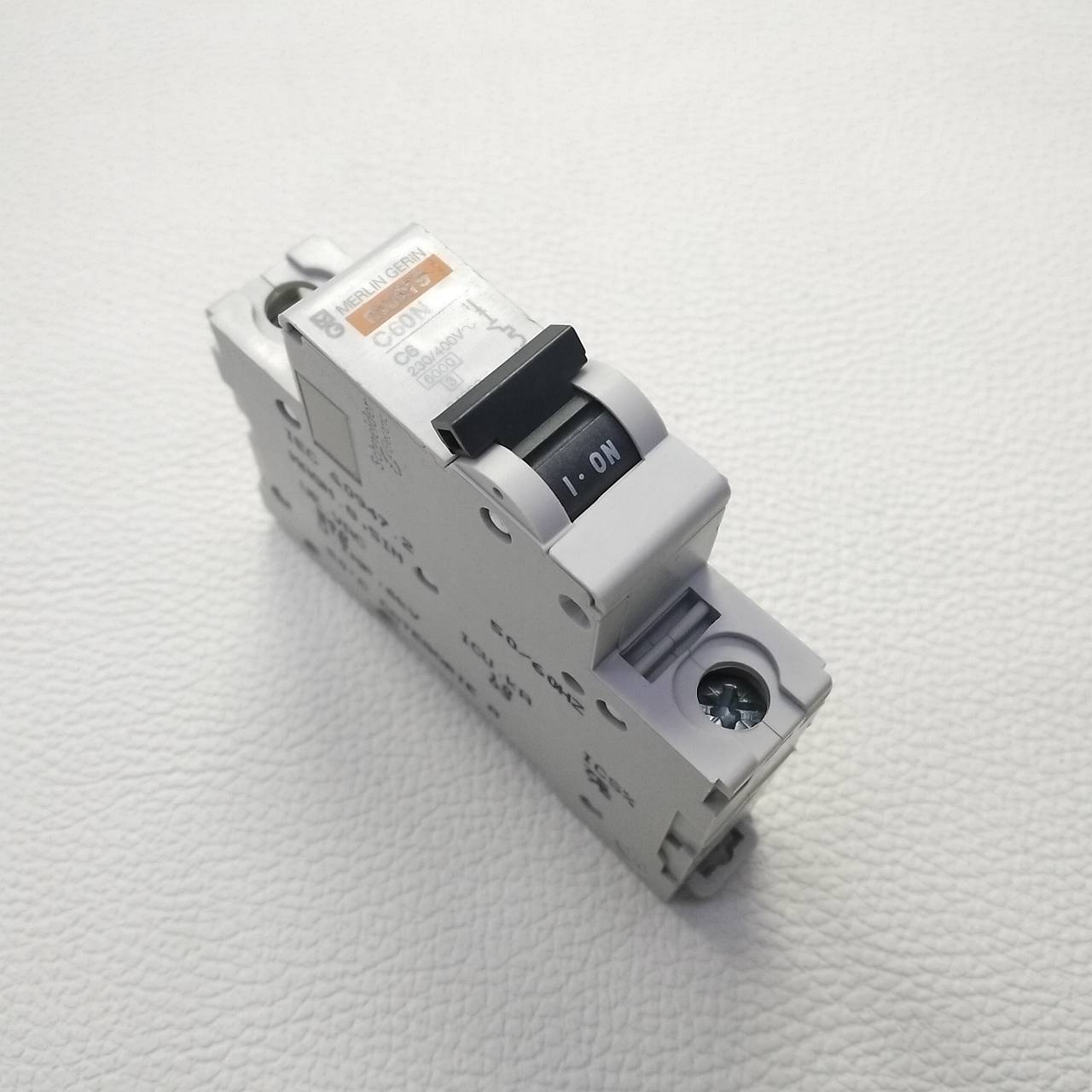 Breaker 1P Merlin Gerin รุ่น Multi9, C60N C6, 6A