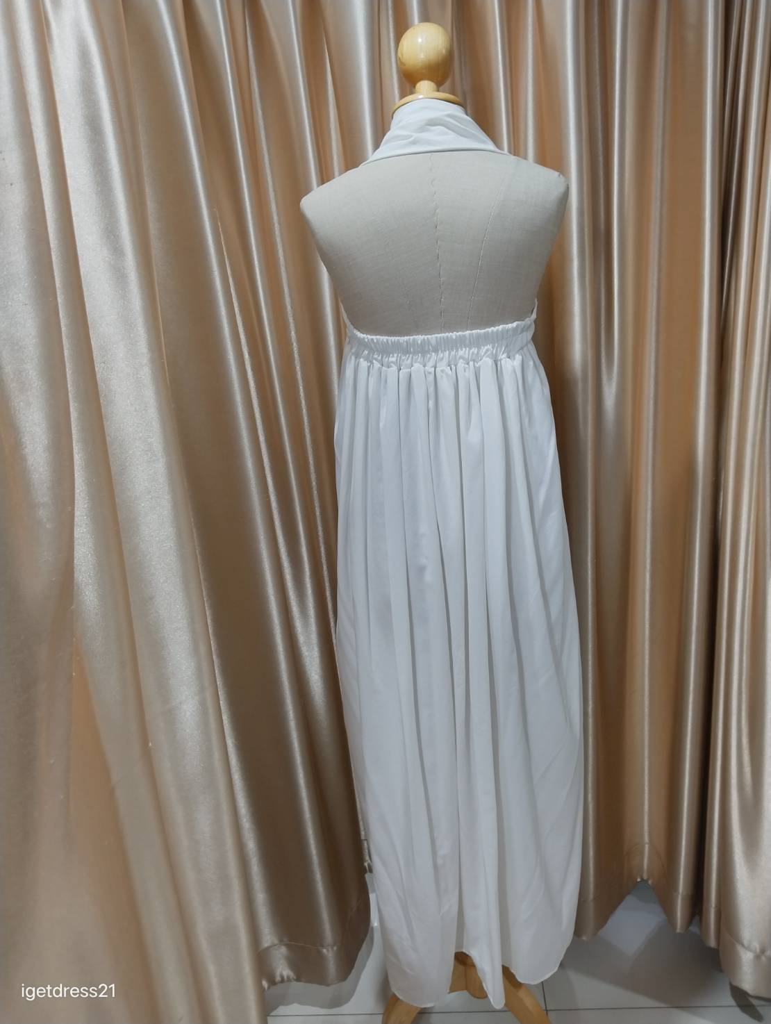 เดรสยาวสีขาว S