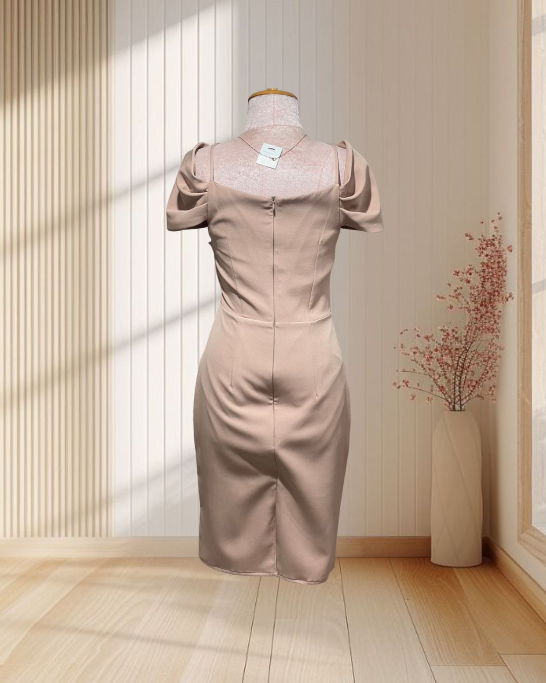 (PRE-LOVED) ราตรีสั้นสีโอวัลตินสายเดี่ยวรวบโบว์2ชั้น อ้อมแขนผ้าบาบี้ ไซส์ S