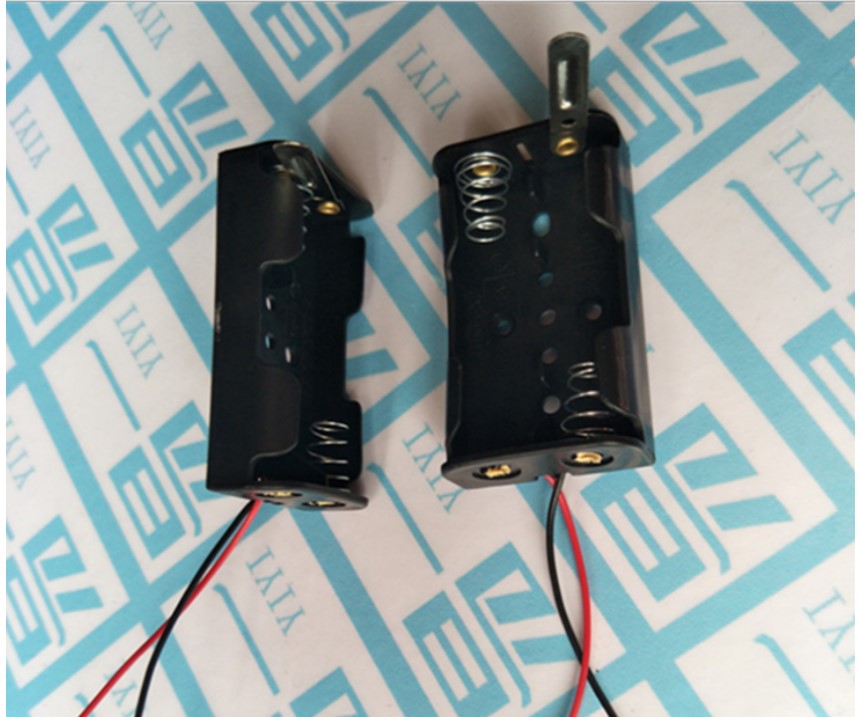 ลังถ่านขนาด AA*2 ก้อนแบบมีสะพานไฟ