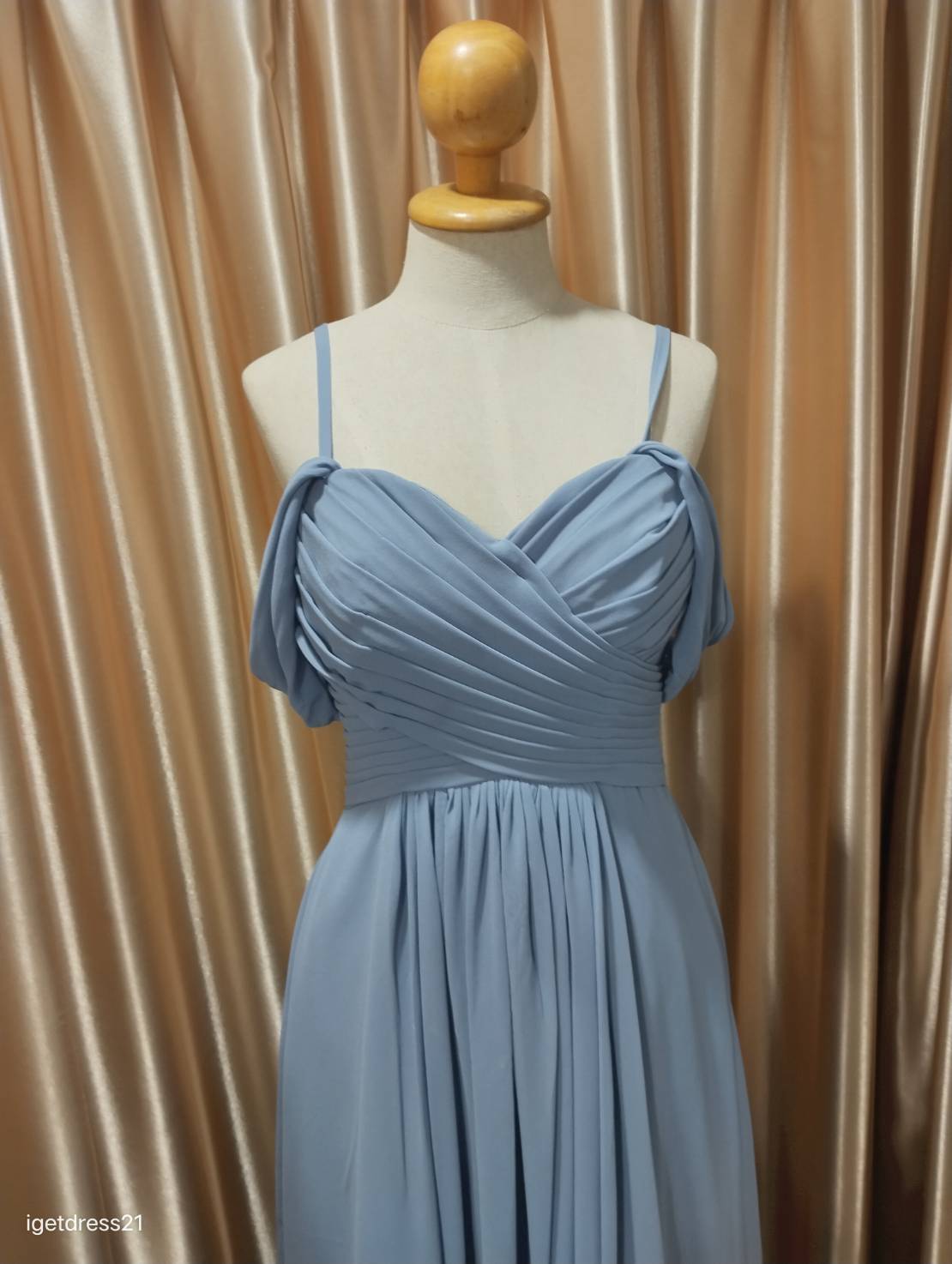 (PRE-LOVED) ชุดราตรียาวสายเดี่ยวชีฟองโอบแขน สีฟ้า 4XL