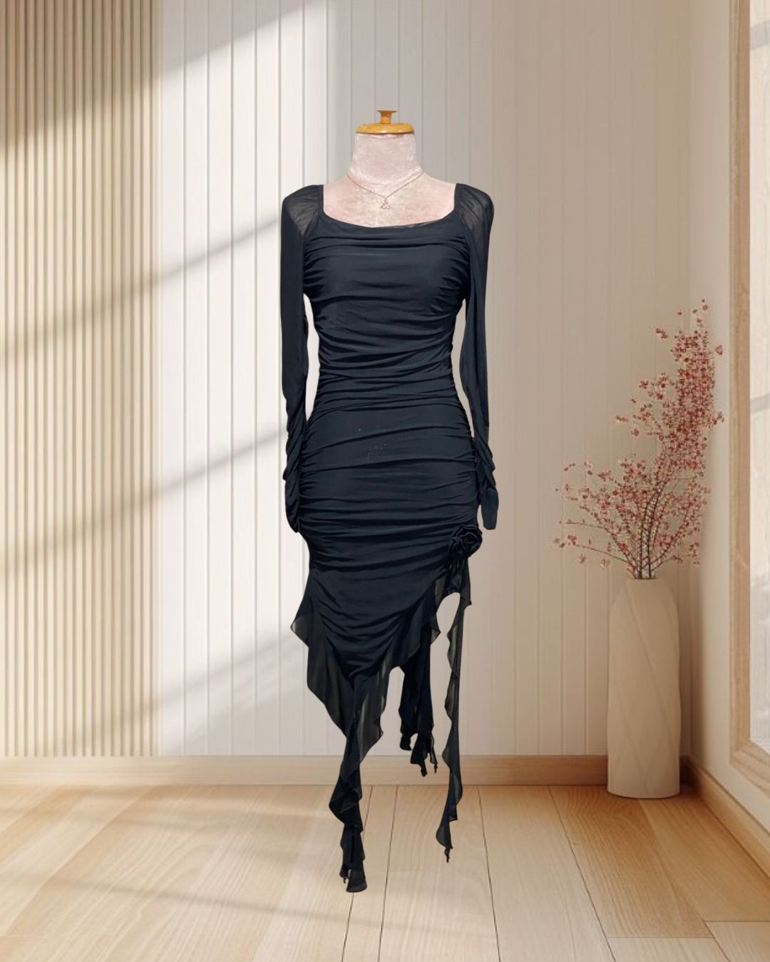 (PRE-LOVED) เดรสสั้นสีดำ สไตล์เวียดนาม แม่งกะพรุนโต่วอิน ไซส์ M