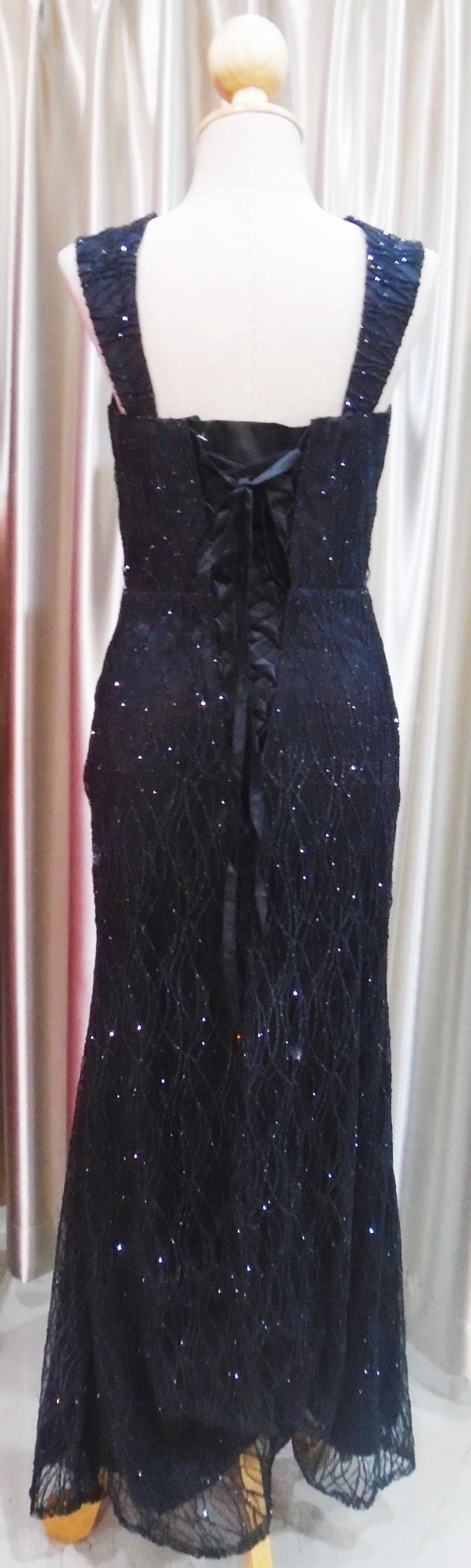 (PRE-LOVED) ราตรียาวสีดำปักเลื่อมมีเข็มขัด(สานหลัง ฟรีไซส์) มือ2