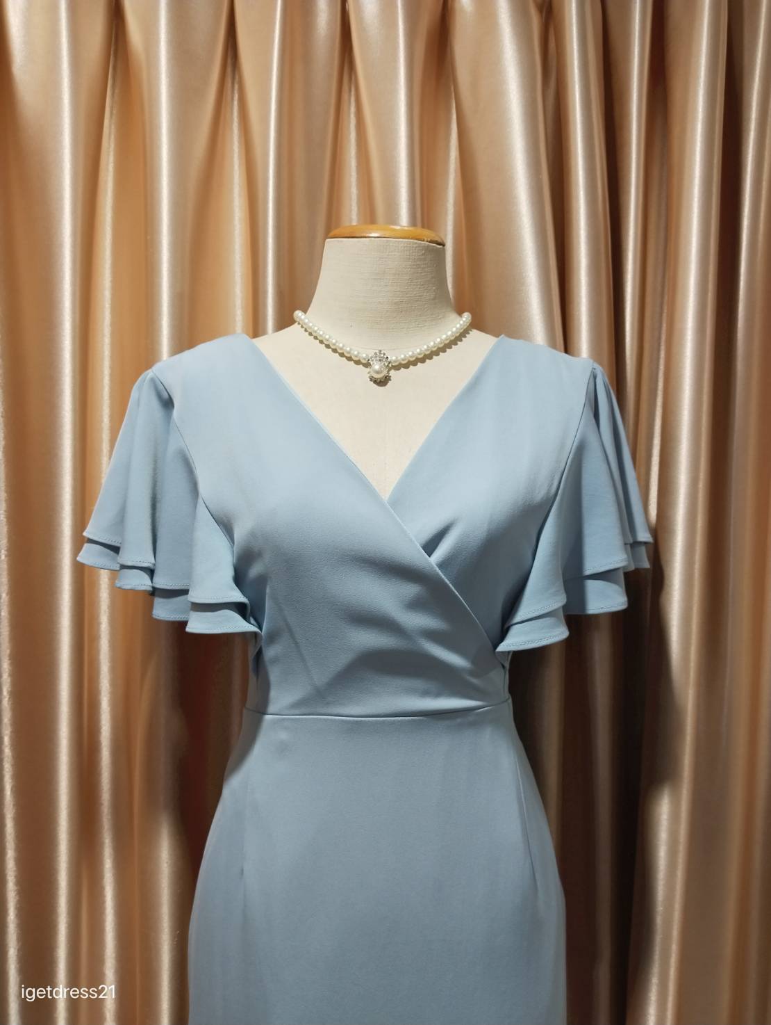 (PRE-LOVED)เดรสสีฟ้าคอวีอกไขว้ จับจีบแขนระบายพริ้วพรางต้นแขน ผ้าเครป (2XL) มือ2